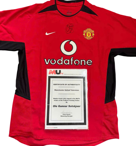 Áo đấu Manchester United mùa giải 2002-2003 có chữ ký của Solskjaer