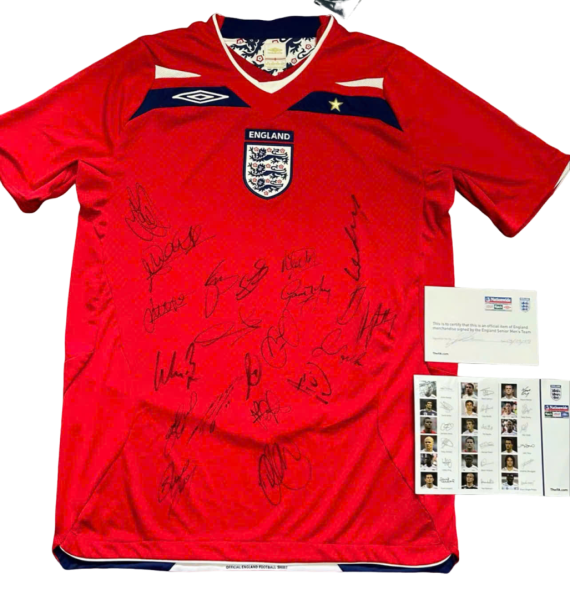 Áo đấu đội tuyển quốc gia Anh năm 2008 có chữ ký