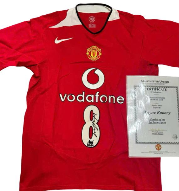 Áo đấu Manchester United năm 2004 có chữ ký của Wayne Rooney