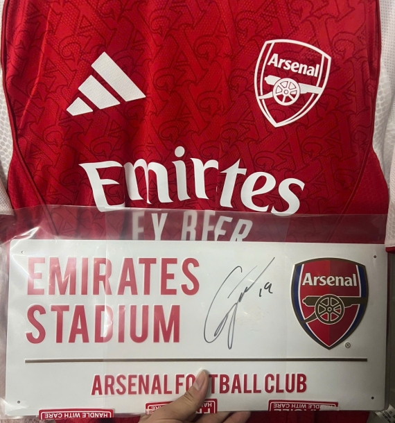 🔥 BẢNG TÊN SÂN VẬN ĐỘNG KÝ TAY – Viktor Gyökeres | SIÊU PHẨM SƯU TẦM 🔥