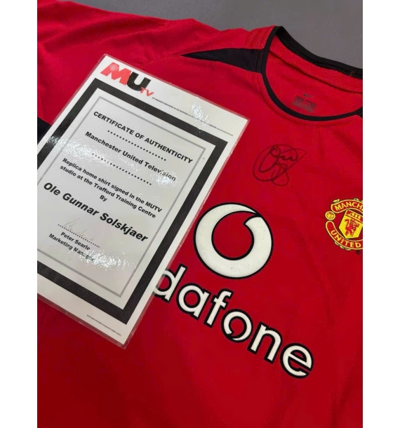Áo đấu Manchester United mùa giải 2002-2003 có chữ ký của Solskjaer