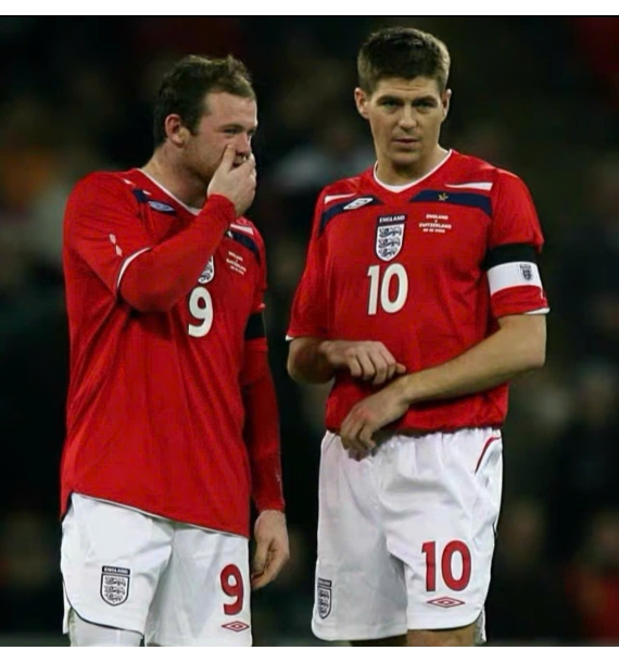 Áo đấu đội tuyển quốc gia Anh năm 2008 có chữ ký