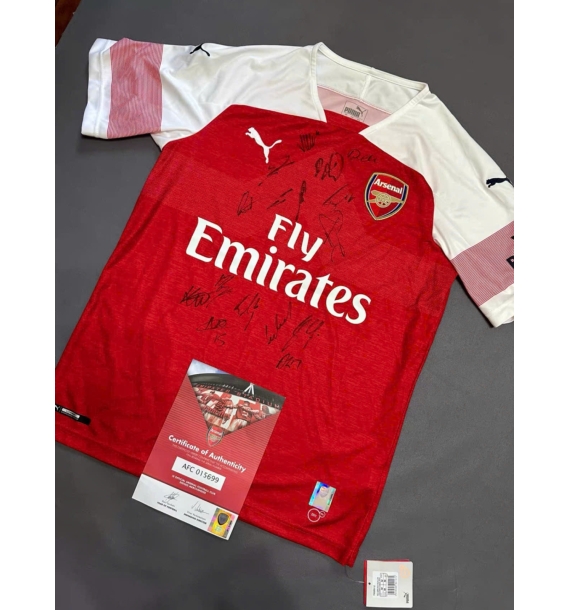 Áo đấu Arsenal mùa giải 2018-19 có chữ ký