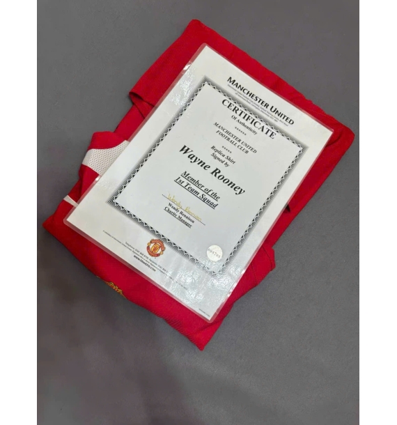 Áo đấu Manchester United năm 2004 có chữ ký của Wayne Rooney