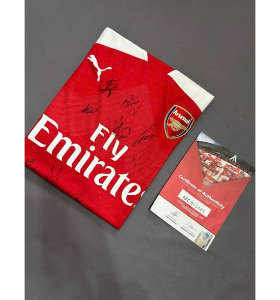 Áo đấu Arsenal mùa giải 2018-19 có chữ ký của toàn đội