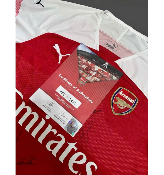 Áo đấu Arsenal mùa giải 2018-19 có chữ ký của toàn đội