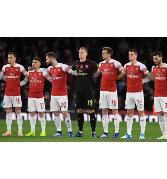 Áo đấu Arsenal mùa giải 2018-19 có chữ ký của toàn đội