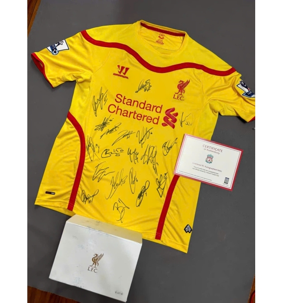 Áo đấu Liverpool mùa giải 2014-2015 có chữ ký của toàn đội