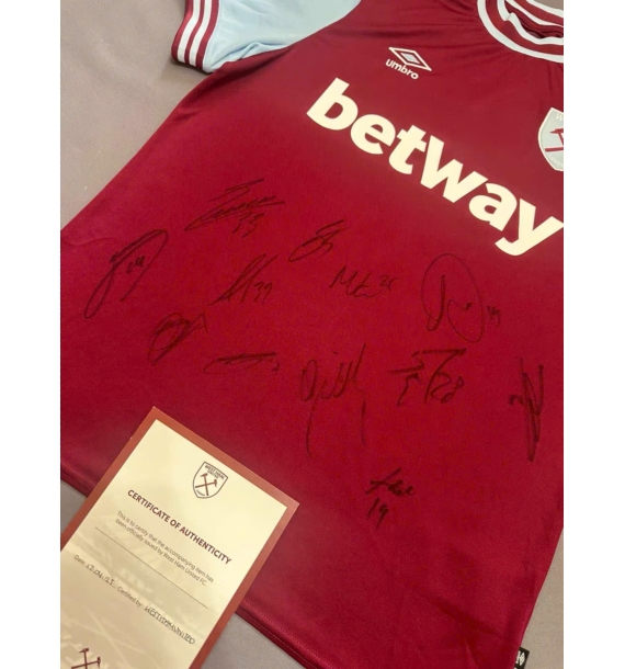 Áo đấu West Ham United mùa giải 2024-25 có chữ ký của toàn đội