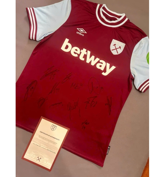 Áo đấu West Ham United mùa giải 2024-25 có chữ ký của toàn đội