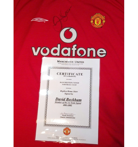 Áo đấu Manchester United 2001/2002 có chữ ký của Sir David Beckham 